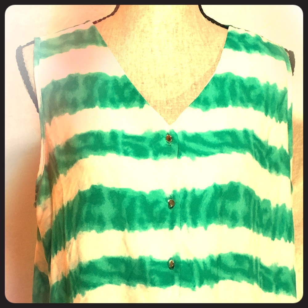 Sami & Jo Blousy Top Sleeveless Hi-Low Button-Down